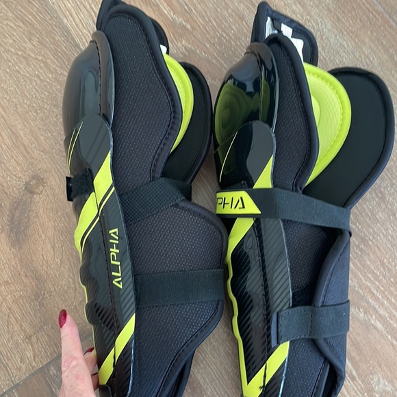 Alphas Warrior DX 5-11 senior shin guards. Size Jr 11"28 cm. - Picture 3 of 5
